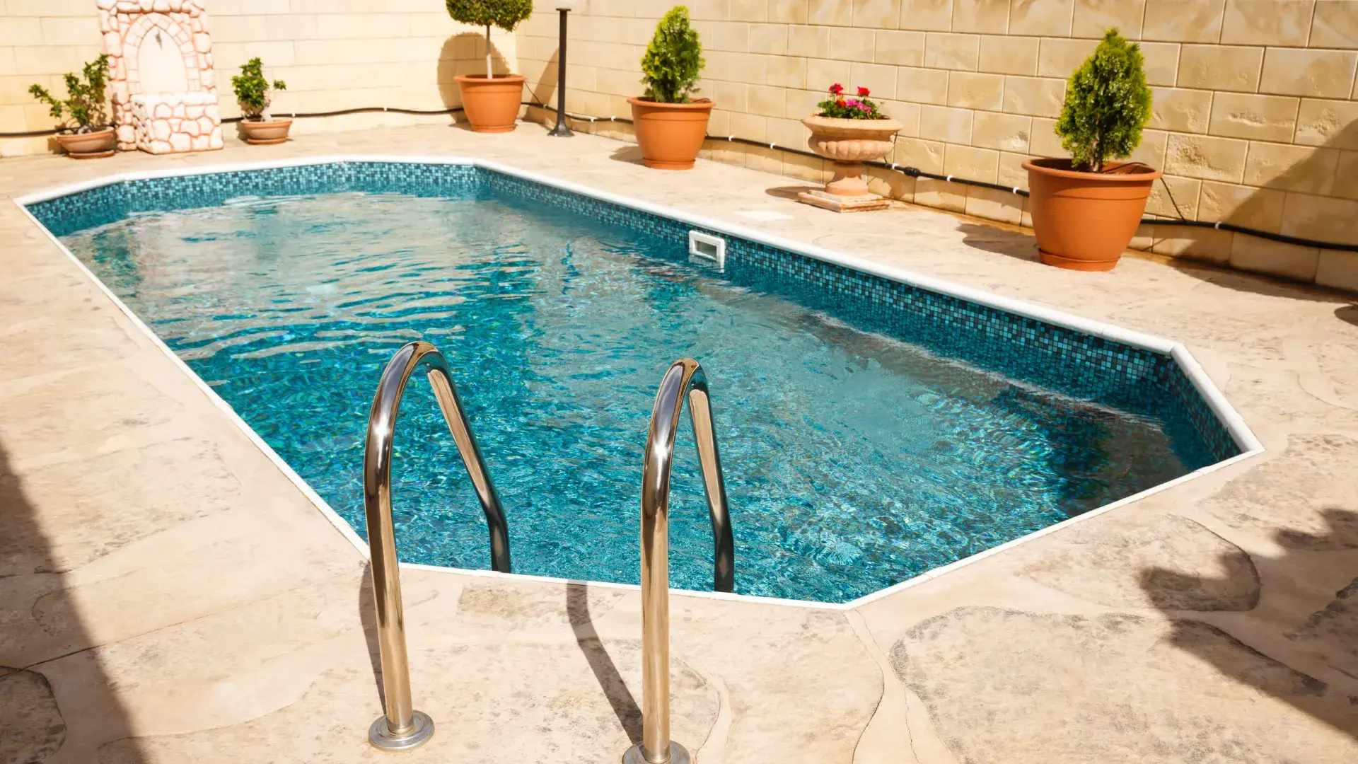 Terrassement piscine Hérault, Terrassement piscine Frontignan, Terrassement piscine Mèze, Terrassement piscine Bouzigues, Terrassement piscine Montpellier